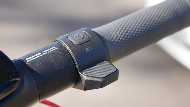 Segway Ninebot E3 Pro Review - Comfort, Range, and Tech in One Package 31