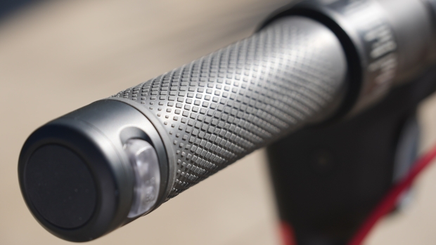 Segway Ninebot E3 Pro Review - Comfort, Range, and Tech in One Package 32