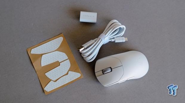 Corsair SABRE v2 PRO Ultralight Wireless Gaming Mouse Review - Featherweight Performance 3