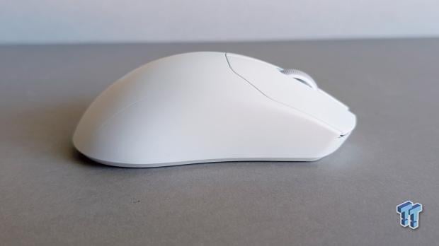 Corsair SABRE v2 PRO Ultralight Wireless Gaming Mouse Review - Featherweight Performance 6