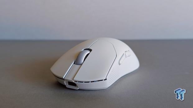 Corsair Sabre V2 PRO Wireless Gaming-Maus - Ultralight 36g Mit 33K DPI Sensor