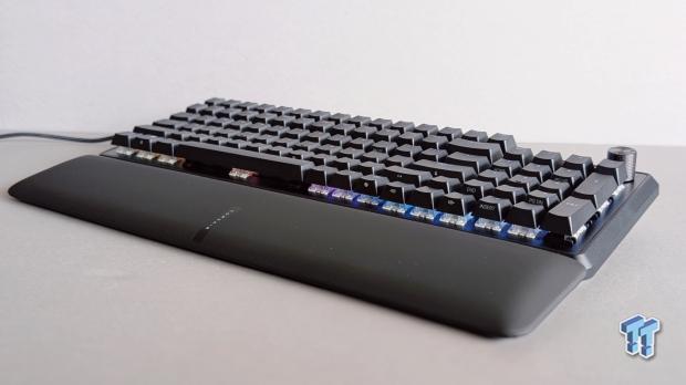 Corsair VANGUARD PRO 96 Gaming Keyboard Review - Magnetic Performance 10