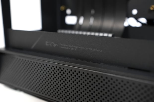 GAMEMAX Blade Concept Mid-Tower Chassis Review 10