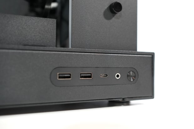 GAMEMAX Blade Concept Mid-Tower Chassis Review 11