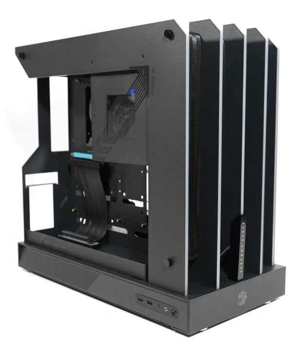 GAMEMAX Blade Concept Mid-Tower Chassis Review 5