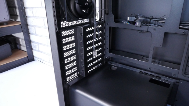 Cooler Master MasterFrame 600 Mid-Tower Chassis Review 26