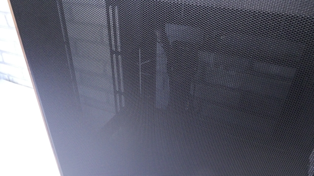 Antec C8 Curve Wood Full-Tower Chassis Review 13