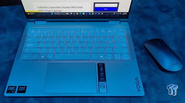 Lenovo Yoga 7 2-in-1 Gen 10 (Krackan Point | Radeon 860M) Laptop Review 3