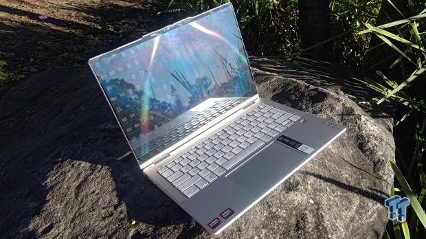 Lenovo Yoga 7 2-in-1 Gen 10 (Krackan Point | Radeon 860M) Laptop