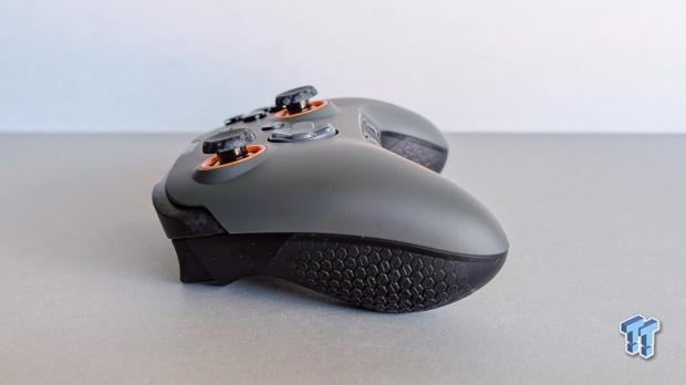 SCUF Valor Pro Wireless Performance Controller Review - A Pro Pad for PC and Xbox 7