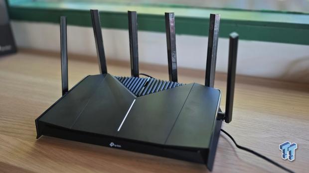 TP-Link Archer BE400 BE6500 Dual-Band Wi-Fi 7 Router Review - Wi-Fi 7 On A Budget 1