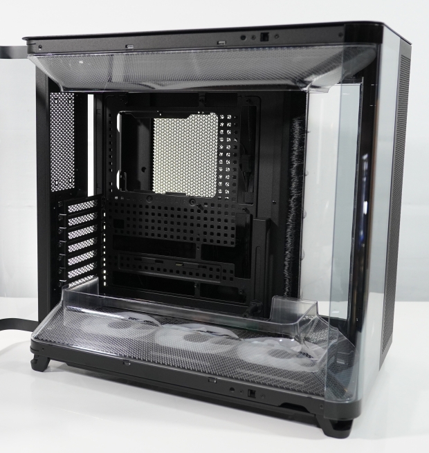 Corsair Air 5400 LX-R RGB iCUE LINK Mid-Tower Chassis Review 10