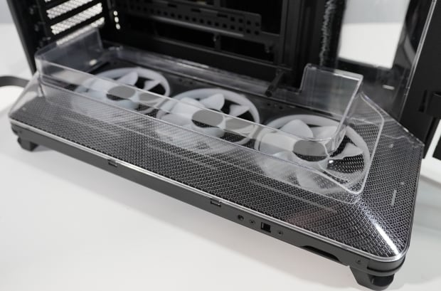 Corsair Air 5400 LX-R RGB iCUE LINK Mid-Tower Chassis Review 11