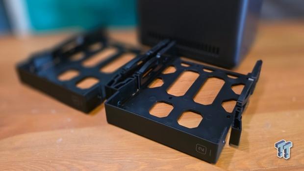 UGREEN NASync DH2300 Review - Simple NAS at a low price 8