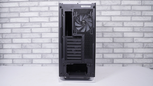 InWin DLITE Mid-Tower Chassis Review 10