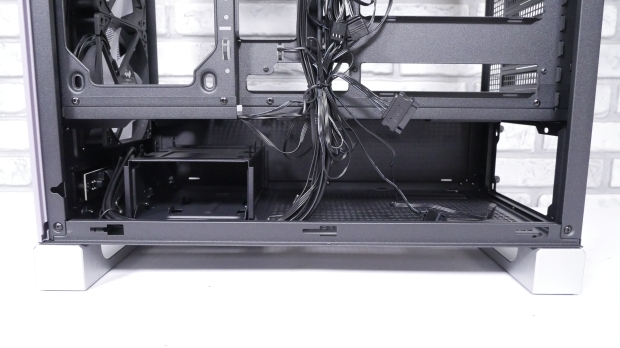 InWin DLITE Mid-Tower Chassis Review 24