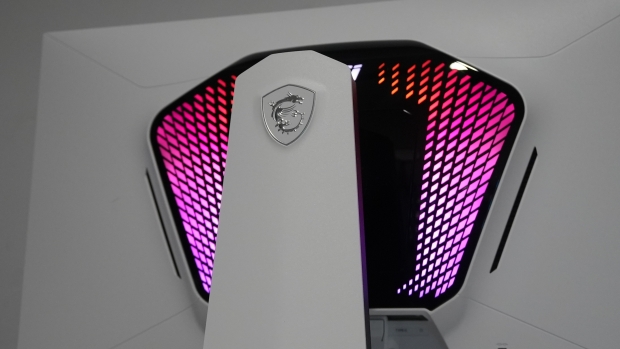 MSI MPG 274URDFW E16M Gaming Monitor Review - Intense Versatility for $499 26