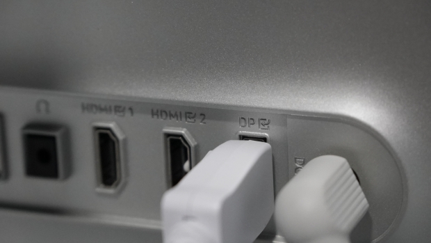 Samsung Odyssey G8 Gaming Monitor Review - It's More Than Just High-End PC Gaming 44