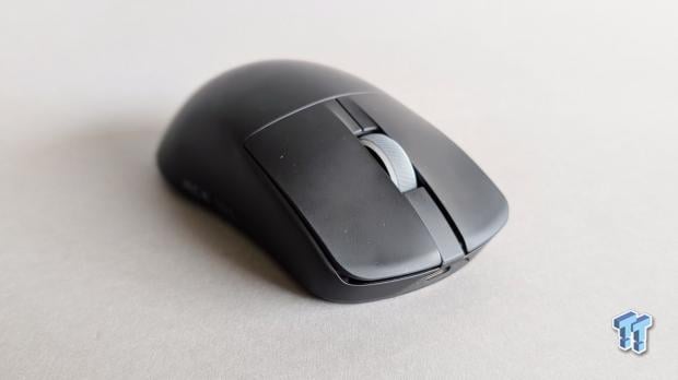 ASUS ROG Harpe II Ace Wireless Gaming Mouse Review - Performance, Comfort, and Versatility 12