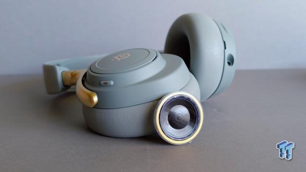 SteelSeries Arctis Nova Elite Wireless Gaming Headset Review - Unbeatable Audiophile Sound 13