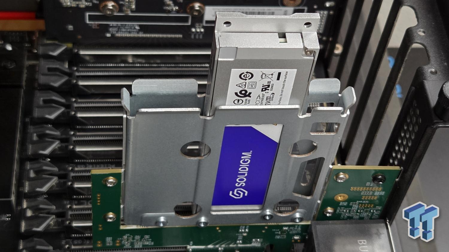Solidigm D7-PS1010 E1.S 7.68TB Enterprise SSD Review - Hot