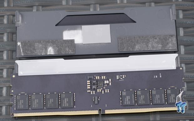 KLEVV CRAS V RGB DDR5-9200 CUDIMM 48GB Dual-Channel Memory Kit Review 09