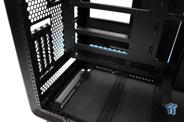 Cooler Master MasterFrame 360 Panorama Mid-Tower Chassis Review 12