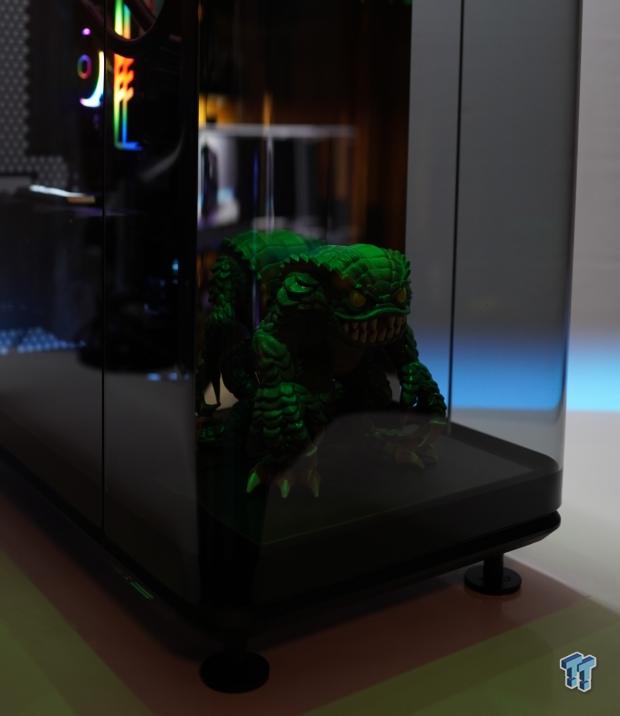 Cooler Master MasterFrame 360 Panorama Mid-Tower Chassis Review 21