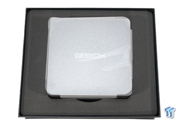 GEEKOM IT15 AI (Intel Core Ultra 9 285H) Mini PC Review 4