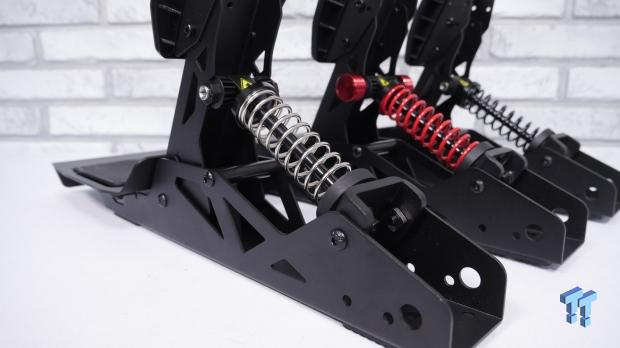 Simagic P700 Sim Racing Pedals Review 31