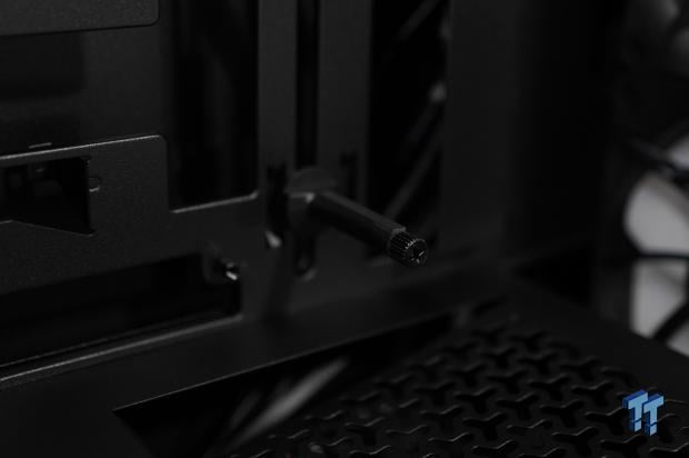 Corsair 3200D Mid-Tower Chassis Review 12