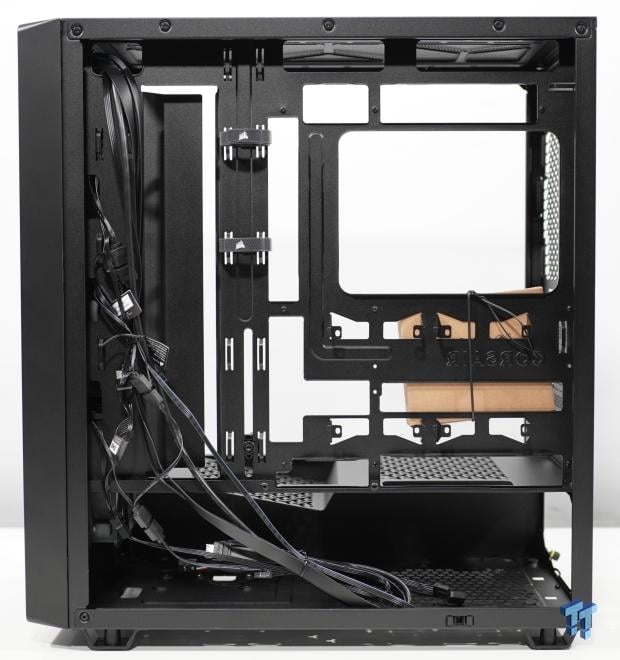 Corsair 3200D Mid-Tower Chassis Review 13