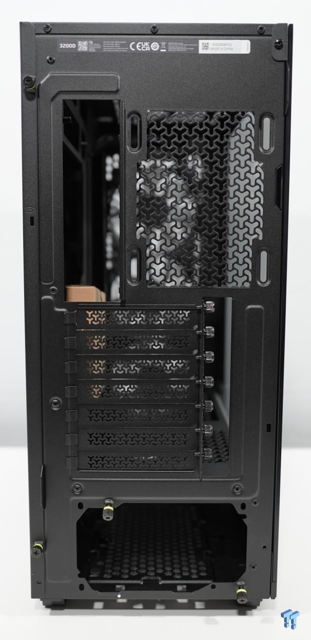 Corsair 3200D Mid-Tower Chassis Review 7