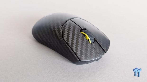 Corsair SABRE v2 PRO CARBON FIBER Wireless Gaming Mouse Review - The Premium Option 10