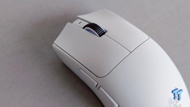 Razer Viper V4 Pro Wireless Gaming Mouse Review - Built for Competition 12