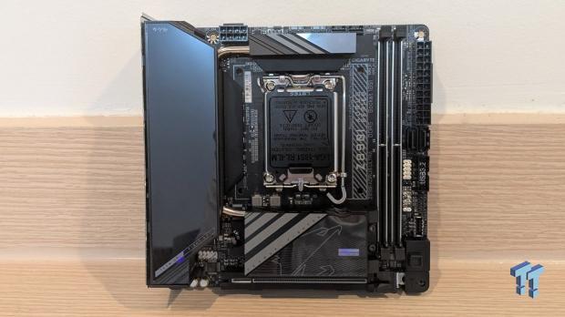 GIGABYTE Z890I AORUS Ultra Motherboard Review - Mini-ITX with surprisingly good thermals 05
