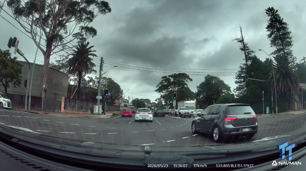 Navman MiVue Smart True 4K Surround Dashcam Review - Seeing In All Directions At Once 15