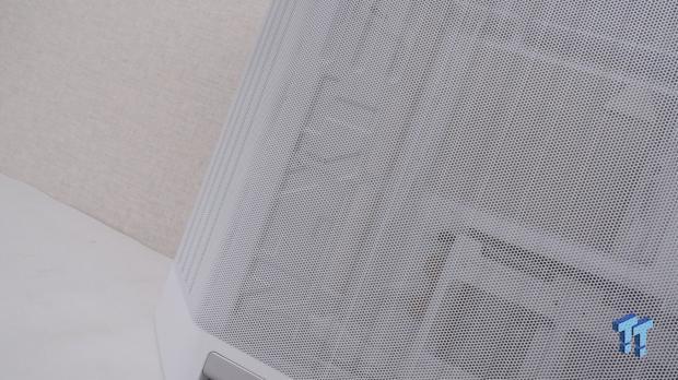 NZXT H6 RGB+ Compact Dual-Chamber Chassis Review 11
