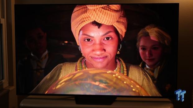 Hisense U7SG 4K TV: Modern Entertainment for the New Age 9