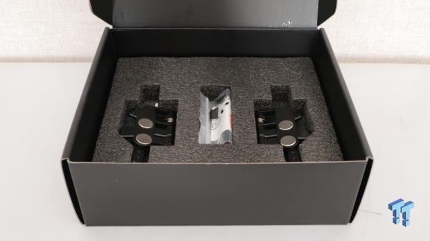 Simagic Zeus Formula Steering Wheel Review: premium build and advanced inputs for F1 racing 47