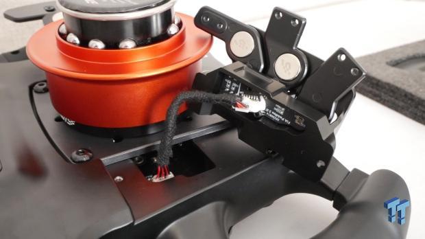 Simagic Zeus Formula Steering Wheel Review: premium build and advanced inputs for F1 racing 48