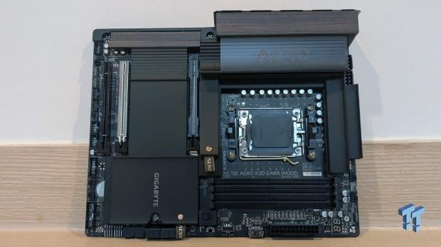 GIGABYTE X870E Aero X3D Dark Wood Review - A woody goody 04