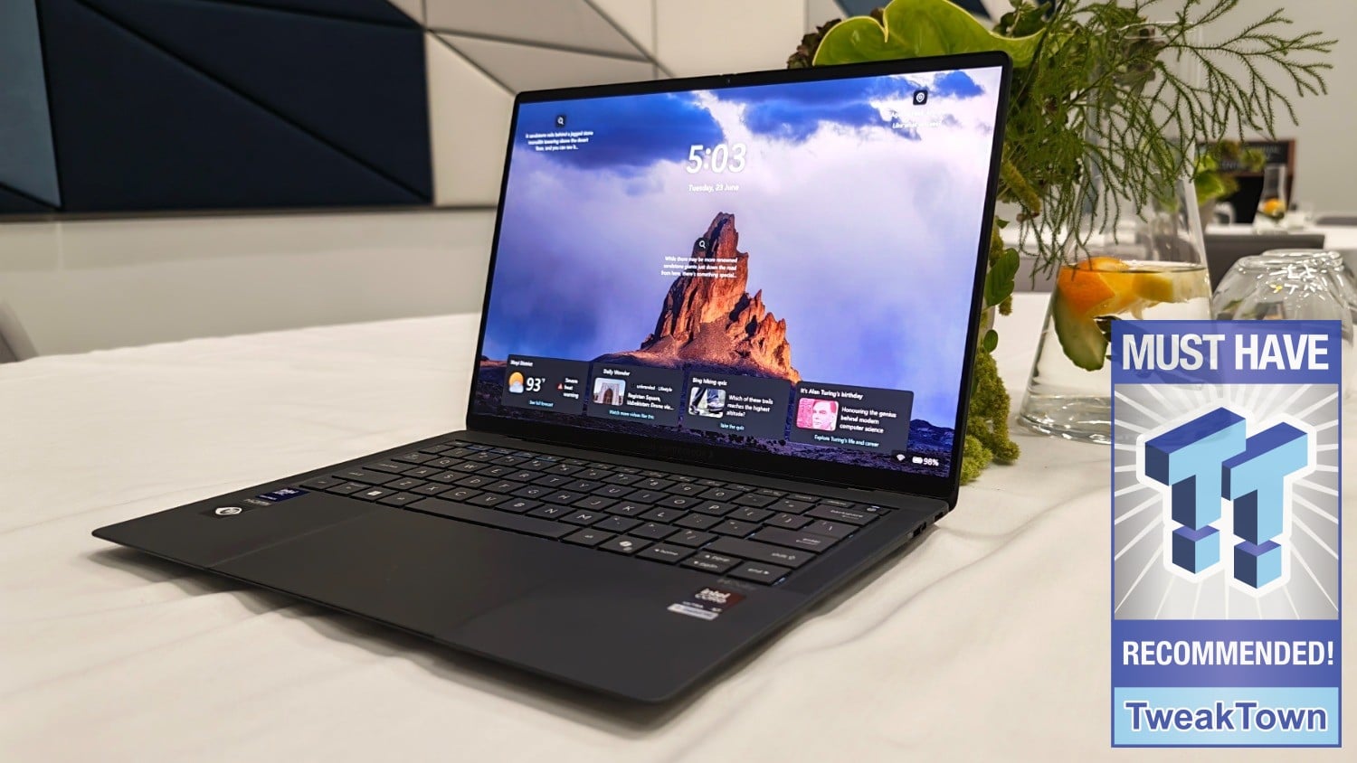 ASUS ExpertBook Ultra (Panther Lake) 14" Business Laptop