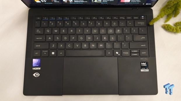 ASUS ExpertBook Ultra (Panther Lake) 14 Business Laptop Review 3