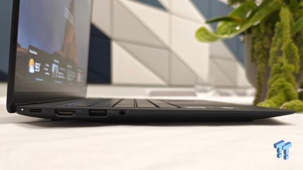 ASUS ExpertBook Ultra (Panther Lake) 14 Business Laptop Review 5