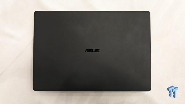 ASUS ExpertBook Ultra (Panther Lake) 14 Business Laptop Review 7