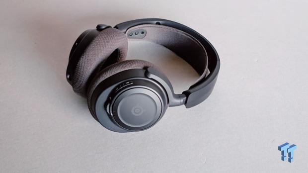 SteelSeries Arctis Nova 7 Wireless Gen 2 Headset Review - New and Improved, But Is It Enough? 11