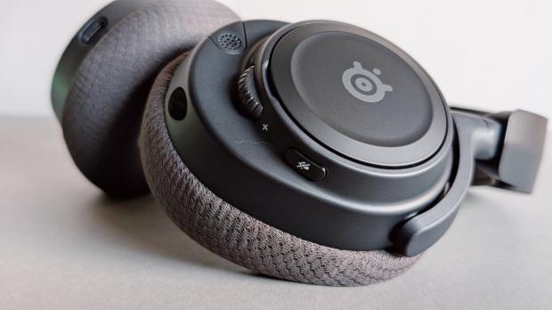 SteelSeries Arctis Nova 7 Wireless Gen 2 Headset - New and Improved, But Is It Enough?