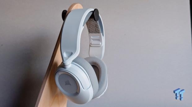 Corsair HS35 v3 Wireless Gaming Headset Review - An Affordable Winner 8