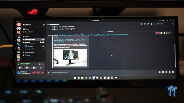 ASUS ROG Strix XG129C Review: A $199 Gaming Monitor You Don't Play Games On 82